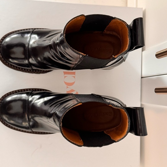 😻See by Chloé
Mallory Lug-Sole Leather Chelsea Boots size37.5 US 7 - Picture 4 of 14